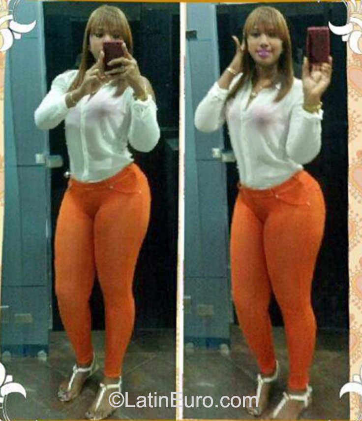 Date this stunning Dominican Republic girl Julissa from Santo Domingo DO23153