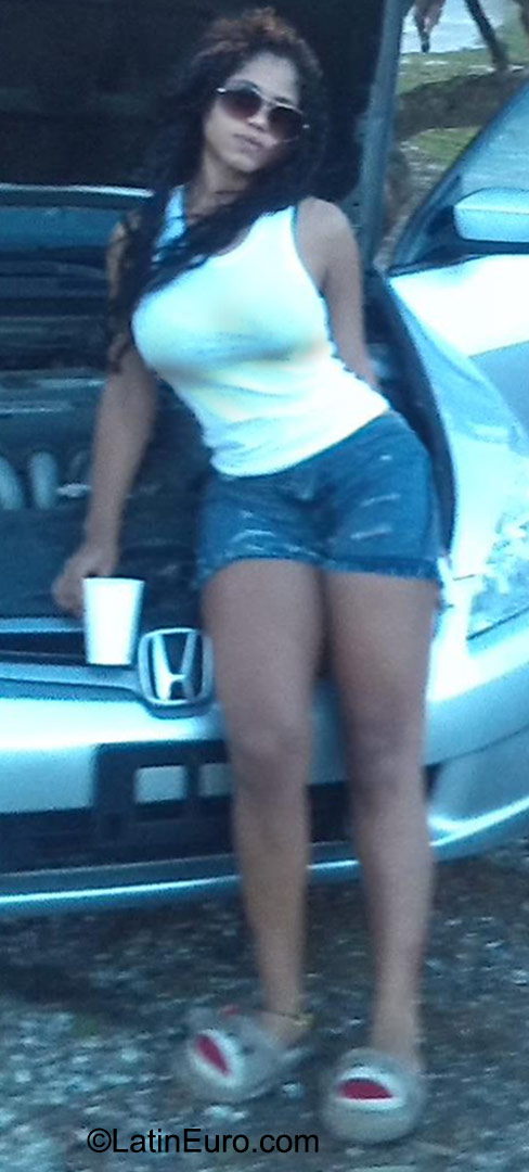 Date this fun Dominican Republic girl Yaclairia from Santo Domingo DO23190