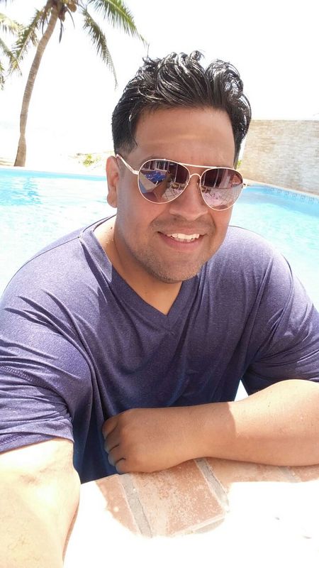 Date this hard body United States man RolandoRivas from Chicago US16472