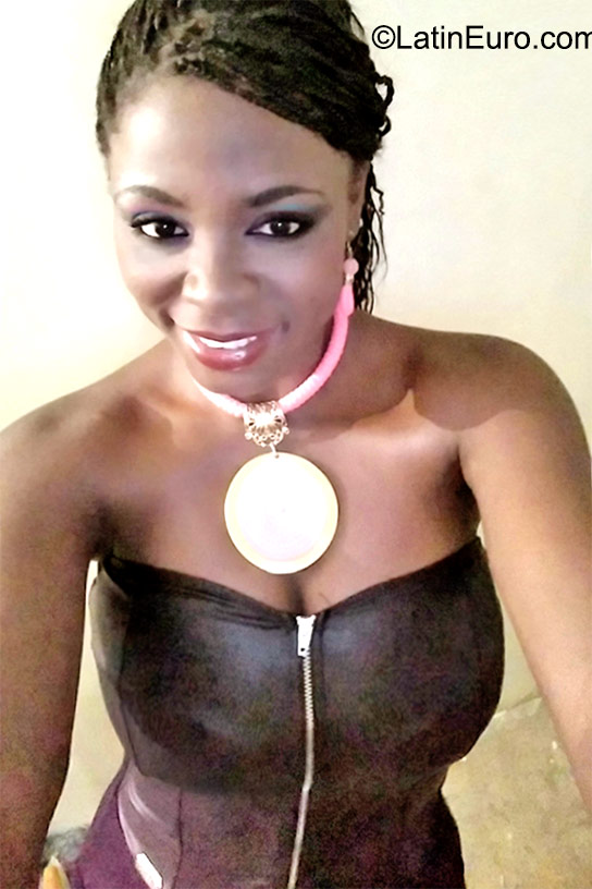 Date this voluptuous Colombia girl Mairia from Cali CO18015