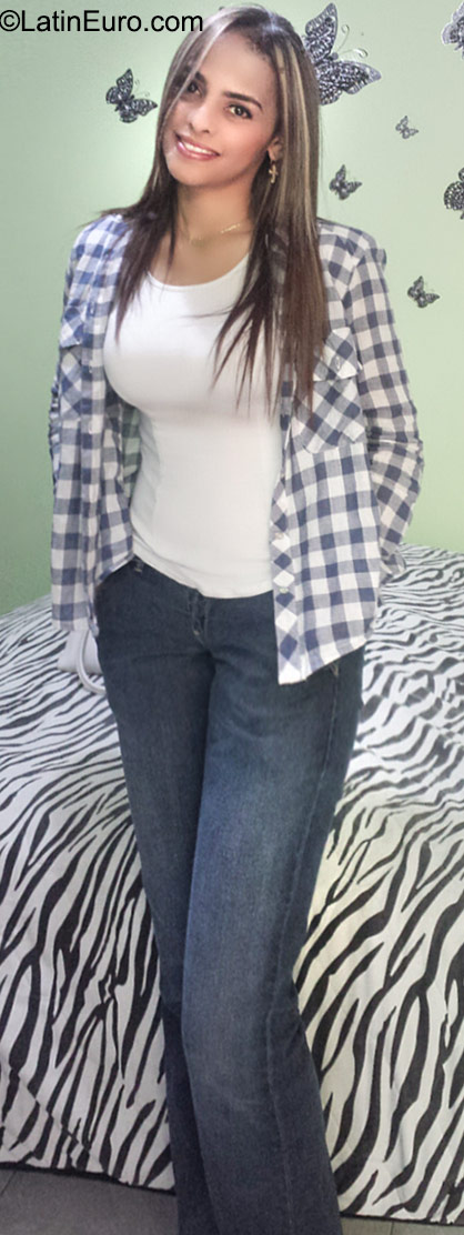 Date this funny Colombia girl Liliana from Medellin CO18040