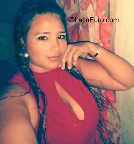 Date this sultry Honduras girl Yajairia from La Ceiba HN1700