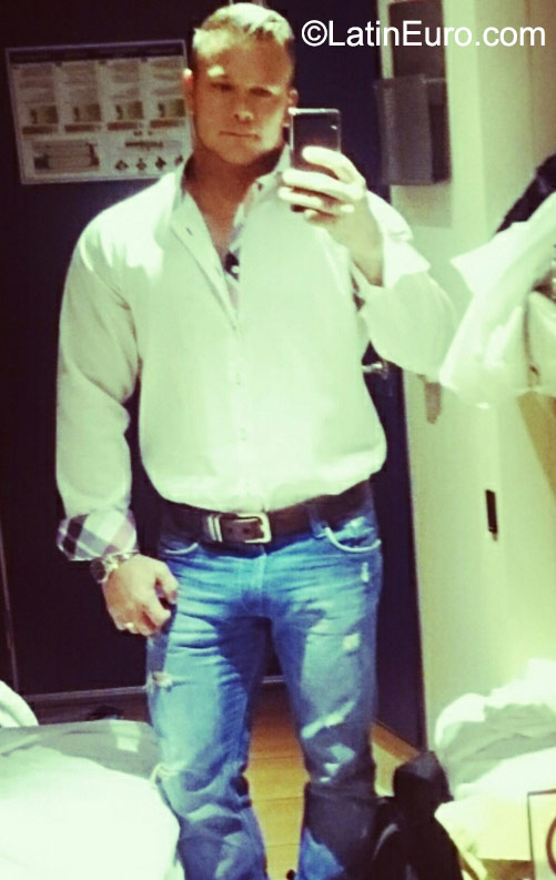 Date this passionate Sweden man John79 from Gothenburg SE231