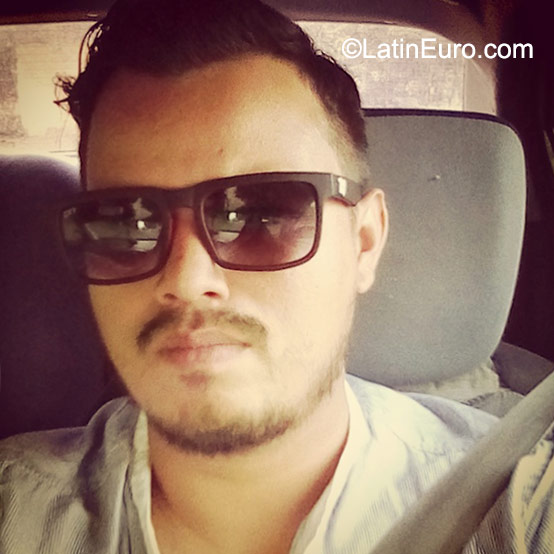 Date this attractive Panama man Cesar from Panama City PA699