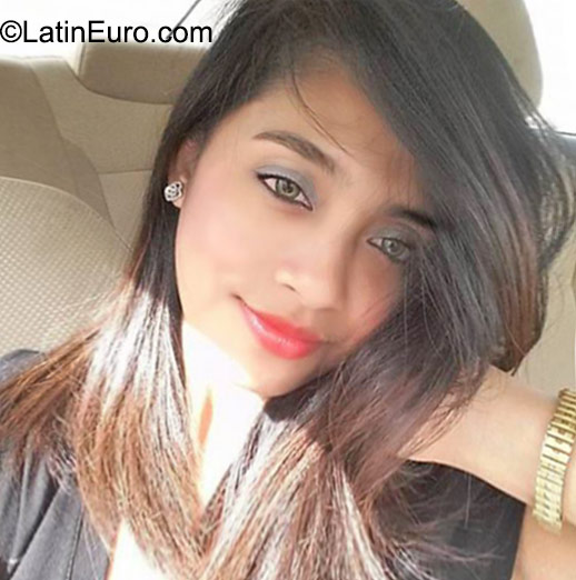 Date this hot Oman girl Jean from Mus cat OM9