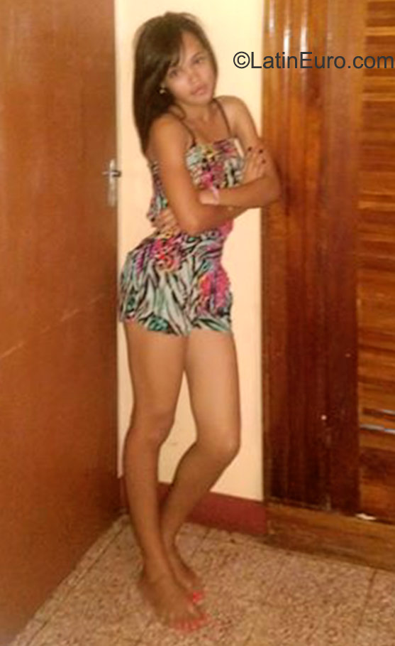 Date this pretty Jamaica girl Jenele from St. Elizabeth JM2216