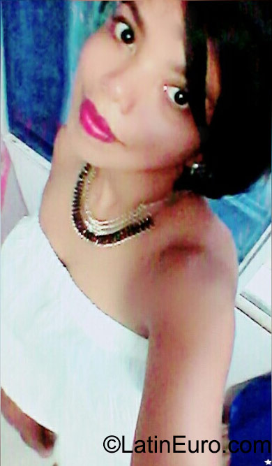 Date this gorgeous Colombia girl Esperanza from Bogota CO18090