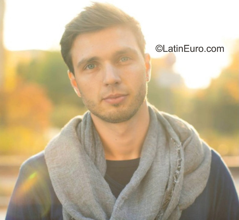 Date this sensual Germany man Sephirot85 from Berlin DE378