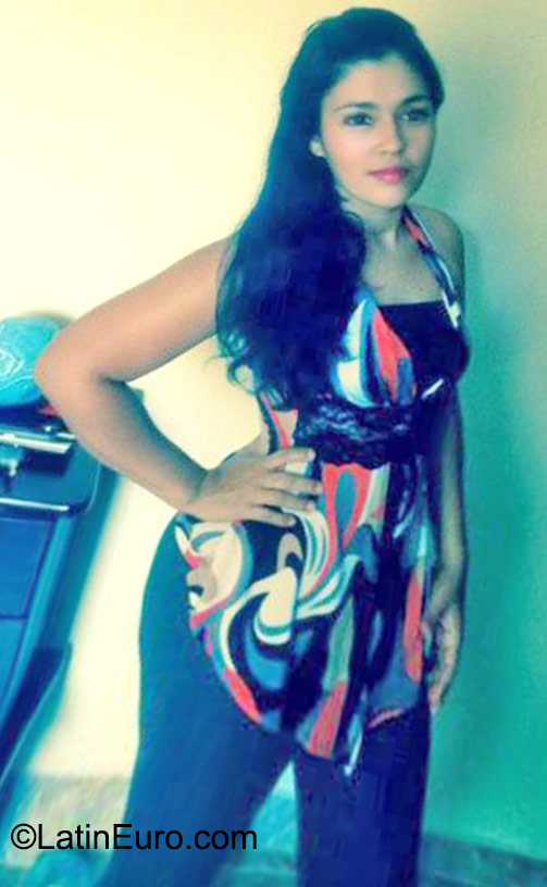 Date this charming Colombia girl Yohania from Armenia CO18113