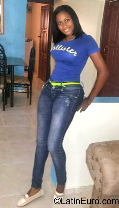 Date this lovely Dominican Republic girl Lisbeth from Santo Domingo DO23517