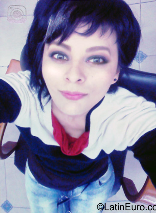 Date this young Mexico girl Lia from Mexico City MX1457