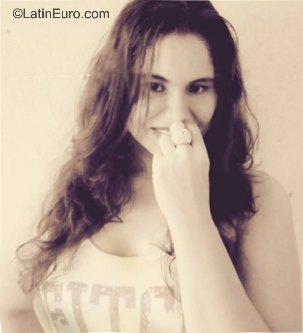 Date this voluptuous Colombia girl Constansa from Villavicencio CO18173