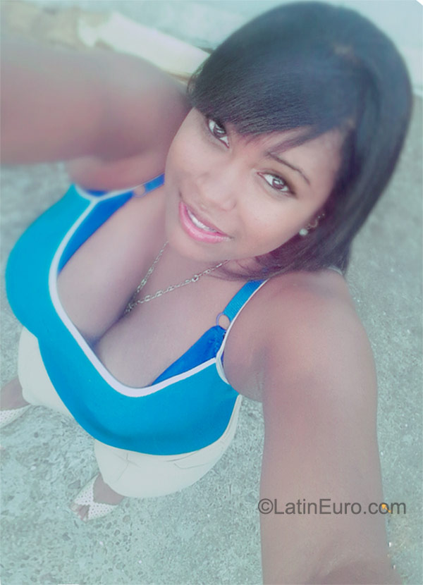 Date this happy Panama girl Cereziita from Panama City PA732