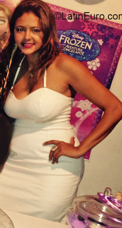 Date this voluptuous Brazil girl Cristiane from Teixeira BR9496