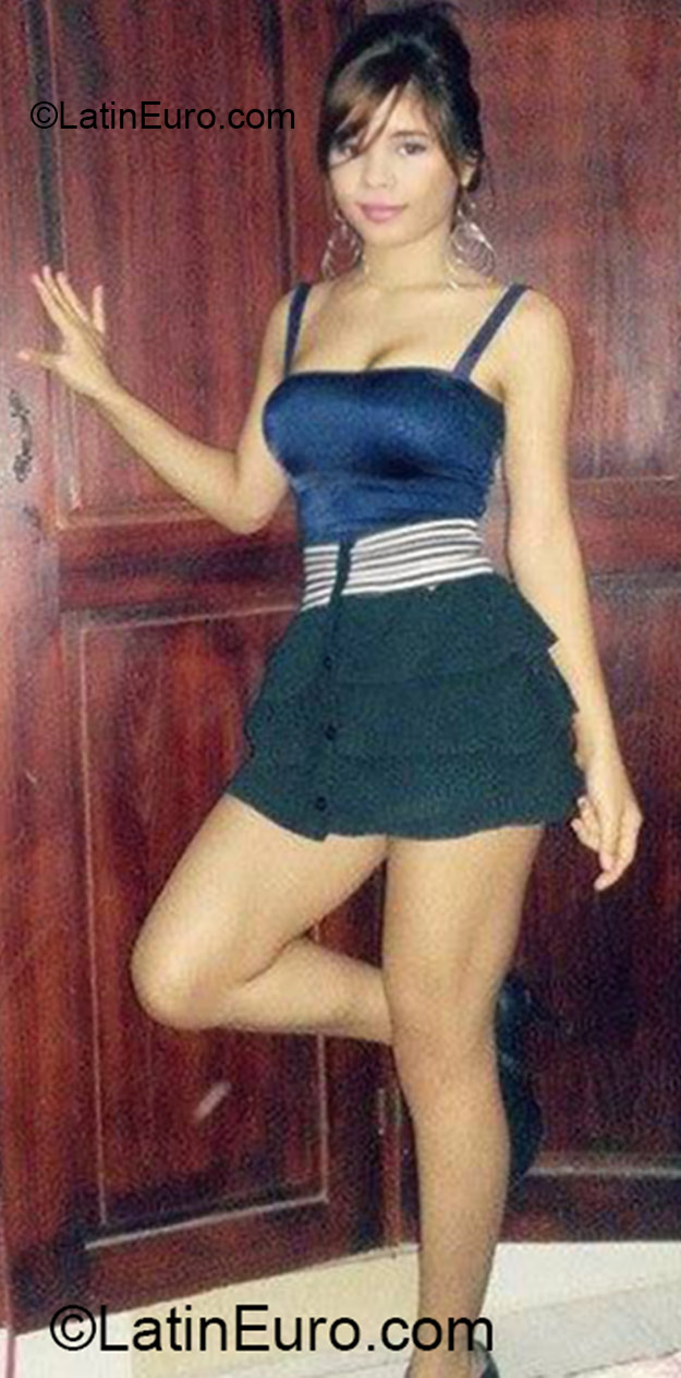Date this attractive Dominican Republic girl Nathy from Santiago DO23831