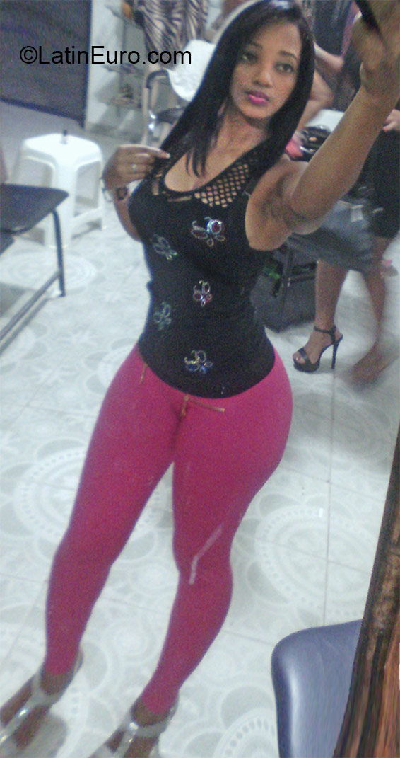 Date this attractive Dominican Republic girl Alba from Santiago DO23847