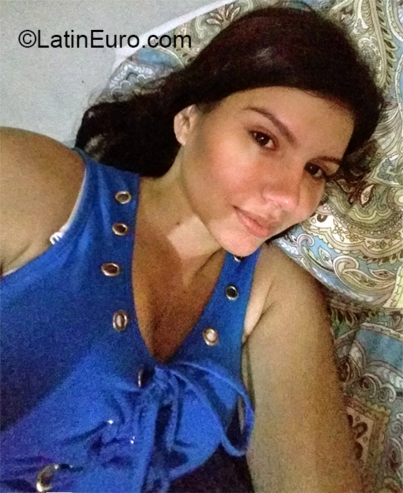 Date this charming Panama girl Alishia from Panama City PA742