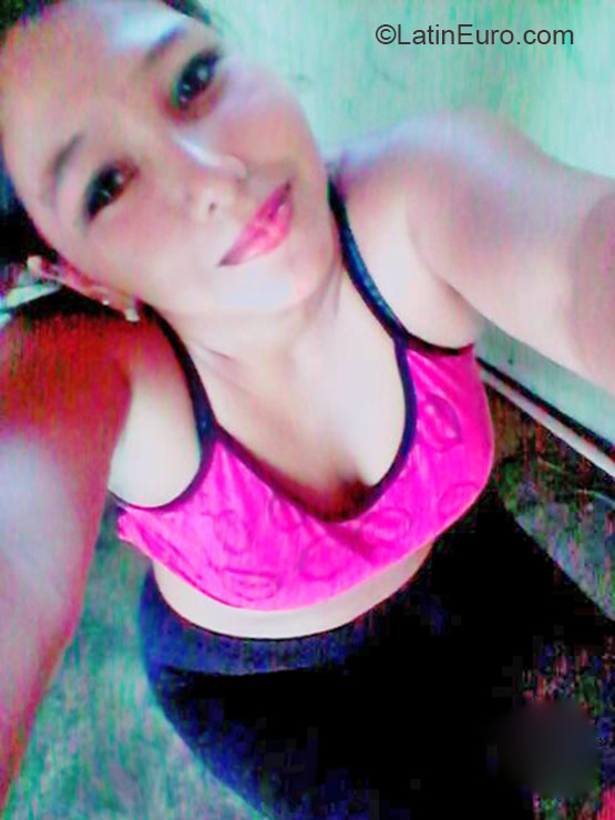 Date this charming Panama girl Johanna from Panama City PA744