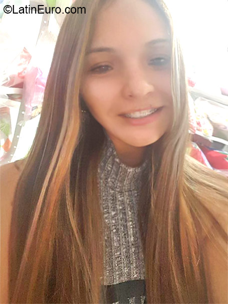 Date this passionate Colombia girl Camila from Pereira CO18267