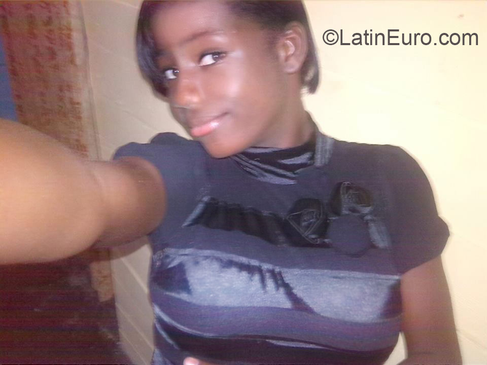 Date this georgeous Dominican Republic girl Kimberly from Santo Domingo DO23911