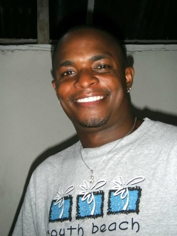 Date this happy Dominican Republic man Israel Arrendel from La Romana DO24045