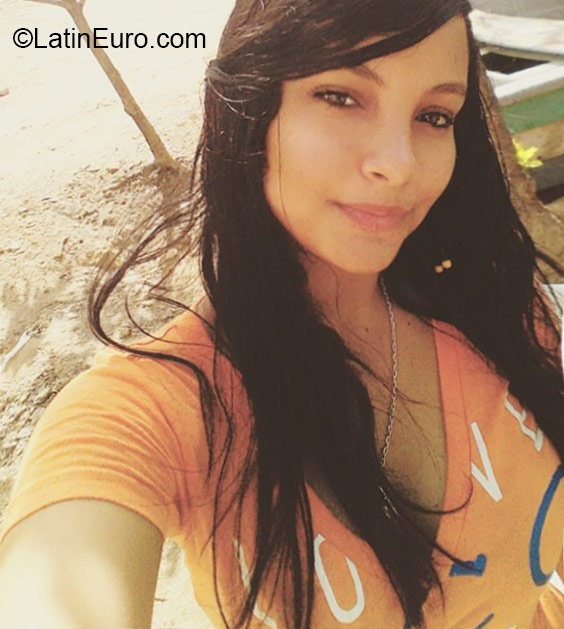 Date this passionate Dominican Republic girl Maria from San Pedro de Macoris DO24062