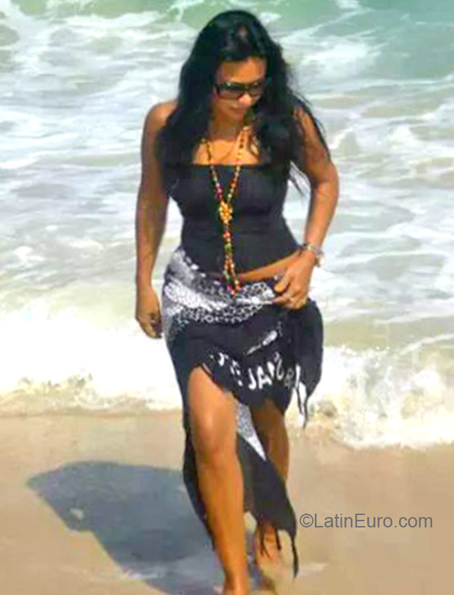 Date this young Brazil girl Isis from Sao Paulo BR9523