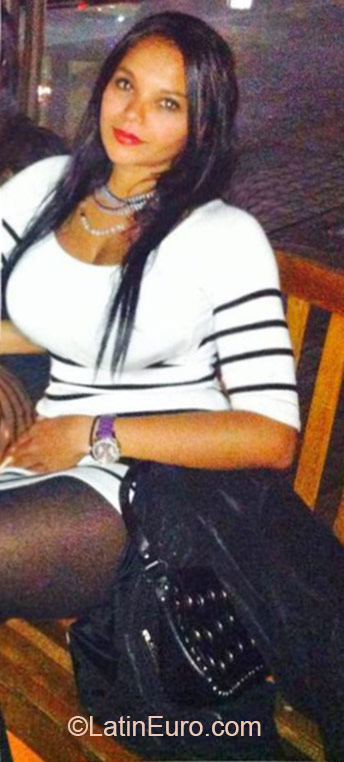 Date this lovely Colombia girl Mara12 from Bogota CO18345