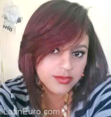 Date this good-looking Honduras girl Mery from Tegucigalpa DO24140