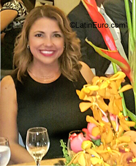 Date this good-looking Dominican Republic girl Ana from Panama City DO24146