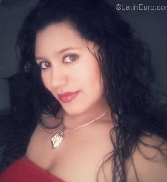 Date this passionate Honduras girl Nelsy from Tegucigalpa HN1853