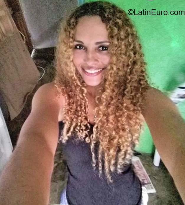 Date this georgeous Panama girl Esther from Panama PA799