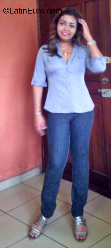 Date this passionate Honduras girl Carmenza from Tela Atlantida HN1876