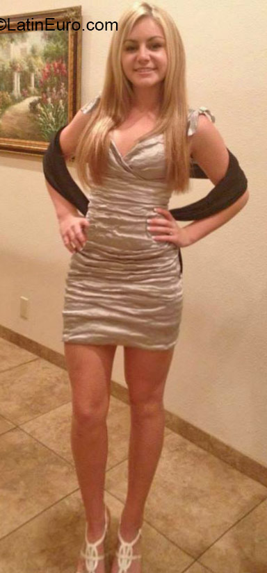 Date this good-looking Dominican Republic girl Angela from Santo Domingo DO24314