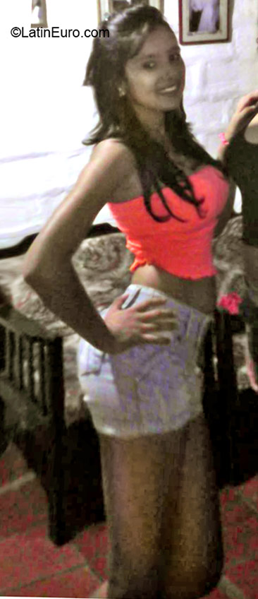 Date this georgeous Colombia girl Esmeralda from Zapatoca CO18424