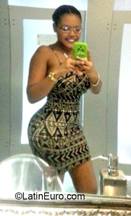 Date this charming Jamaica girl Tonashae from Kingston JM2229