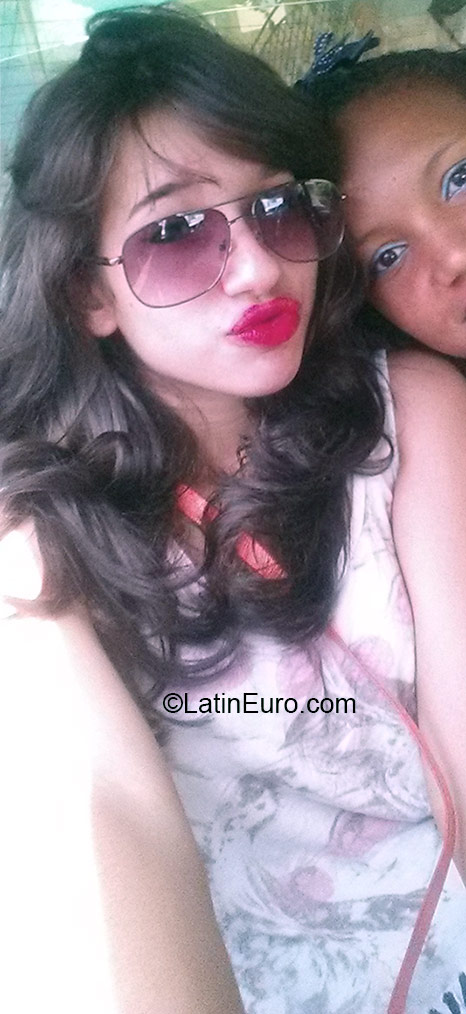 Date this voluptuous Dominican Republic girl Azeleia from Bavaro DO24519