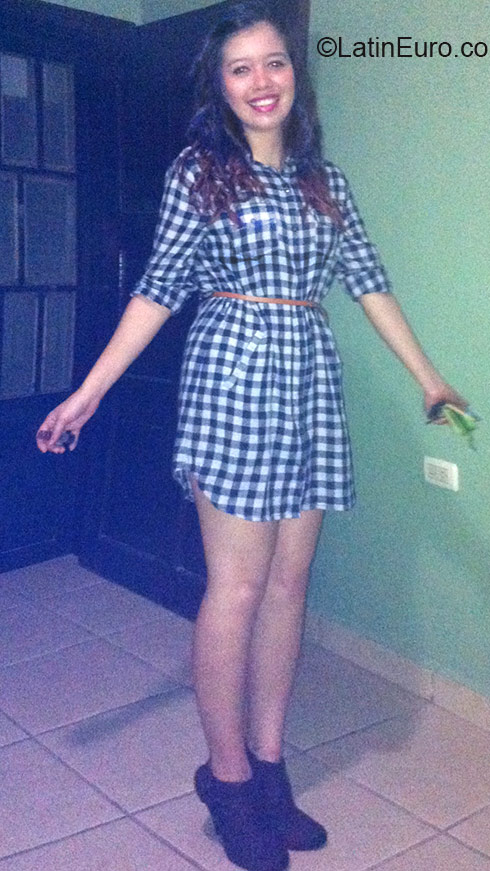 Date this sultry Honduras girl Kensy from Copan HN2304