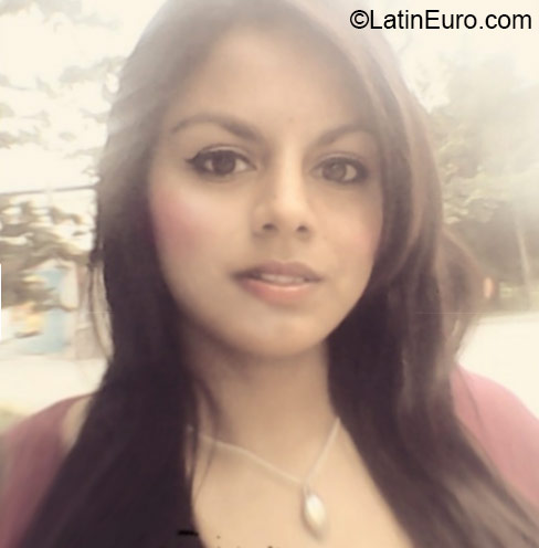 Date this sensual Honduras girl Fernanda from Tegucigalpa HN1933