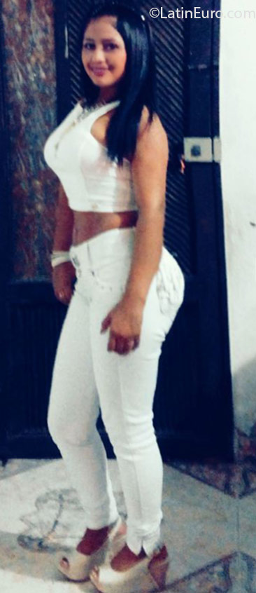 Date this voluptuous Colombia girl Briana from Medellin CO18553