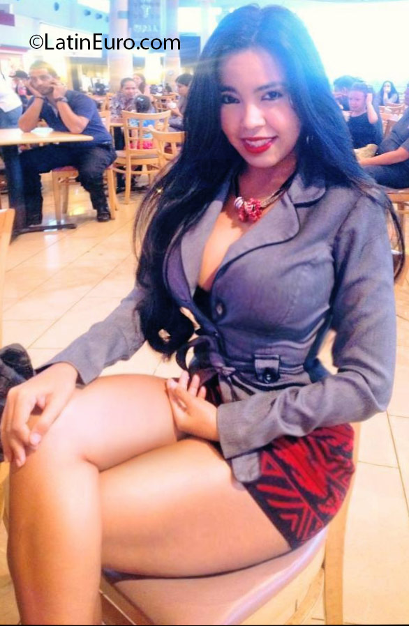 Date this fun Honduras girl Sara from Roatan HN1978