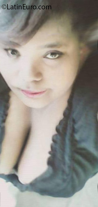 Date this good-looking Dominican Republic girl Heidi from Santo Domingo DO24775