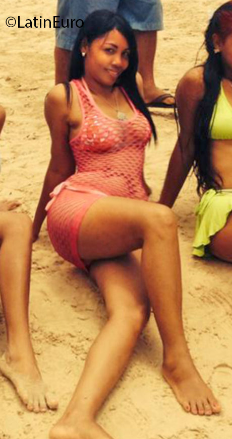 Date this passionate Dominican Republic girl Anatelia from Santo Domingo DO24803