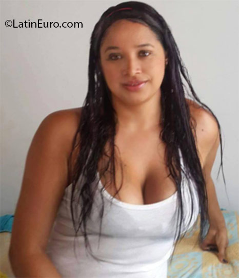 Date this sensual Colombia girl Andrea from Medellin CO18608