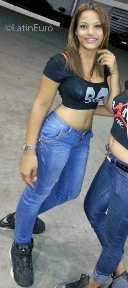 Date this tall Dominican Republic girl Pamela from Santiago DO24846