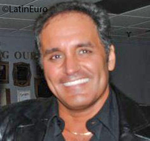 Date this lovely Canada man Mike from Hamilton CA696