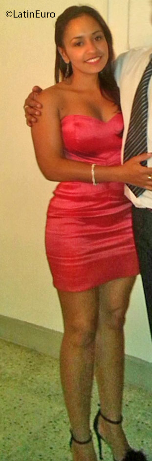 Date this gorgeous Colombia girl Yriany from Medellin CO18638