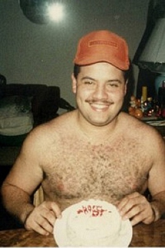 Date this nice looking United States man Roberto from Panorama City US17037