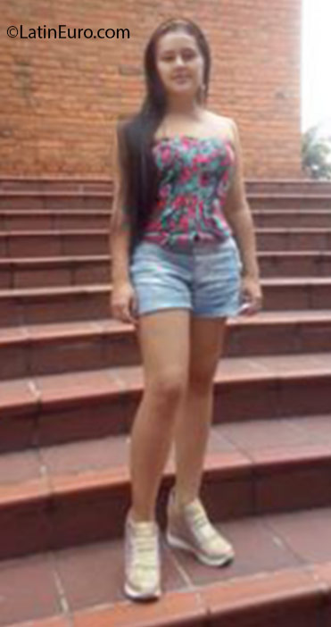 Date this young Colombia girl Leidy from Medellin CO18677