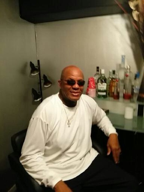 Date this stunning United States man Bachillor from New York US17084